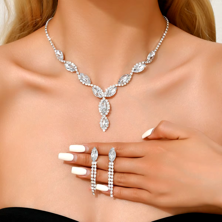 Veloura Necklace Set